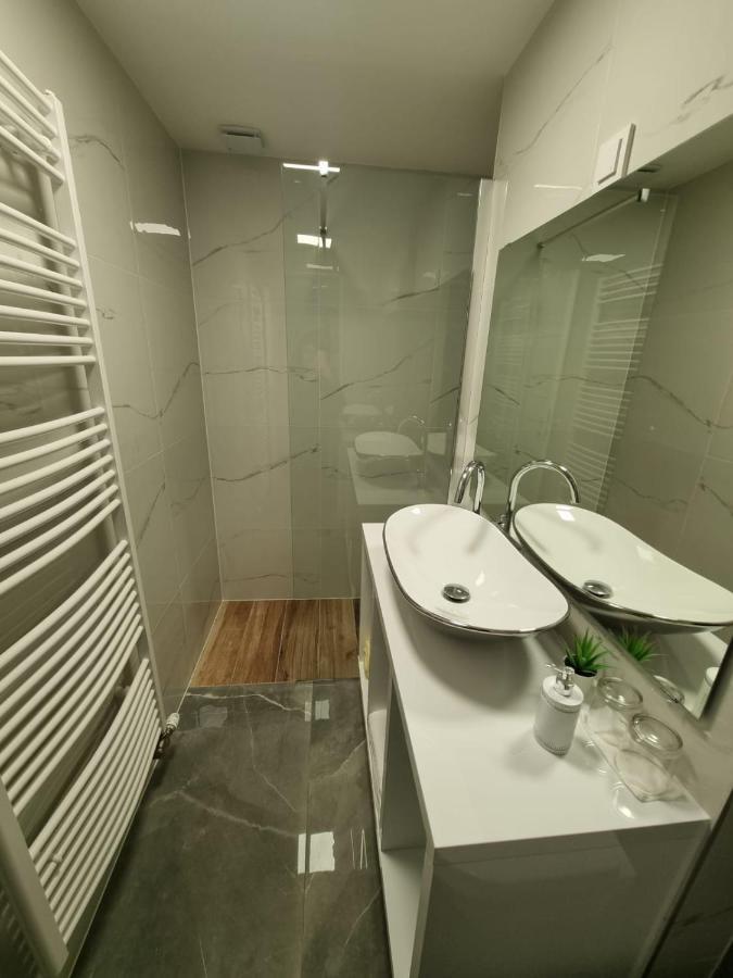 شقة أوسييك  في Apartman Simic المظهر الخارجي الصورة