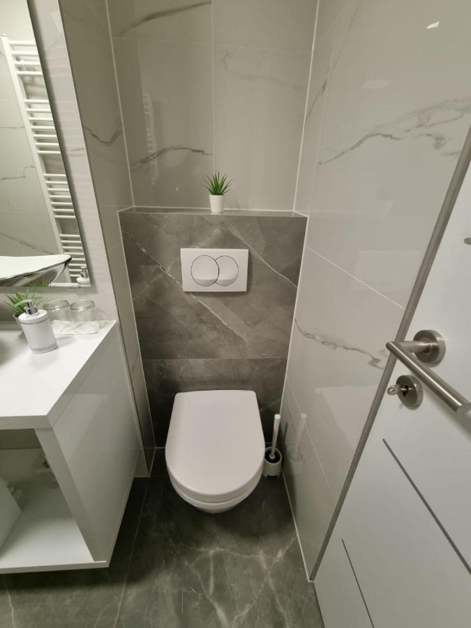 شقة أوسييك  في Apartman Simic المظهر الخارجي الصورة